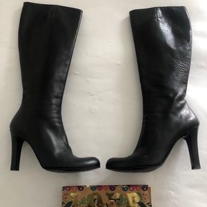 Alexander McQueen Classic Leather Boots LIKE NEW!